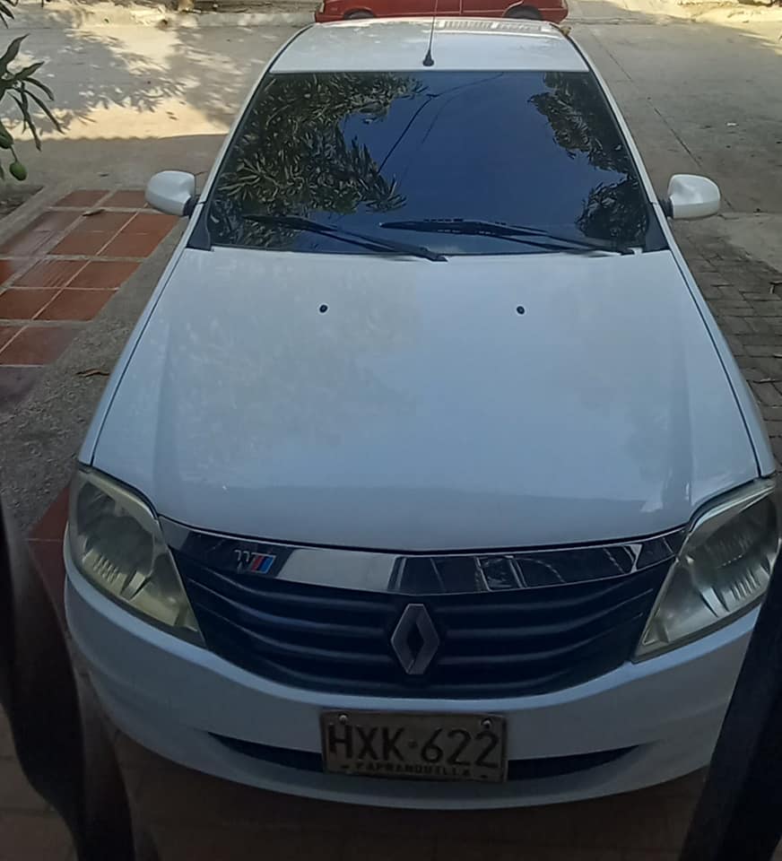 Se vende carro logan 2014 expression en Barranquilla